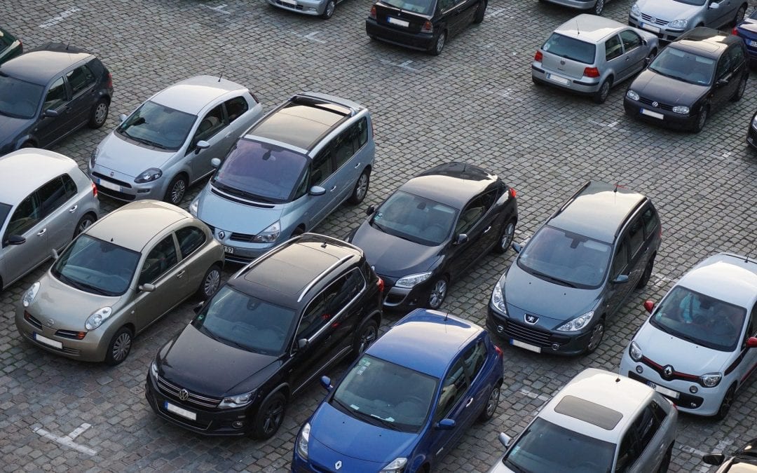 Förmån av fri parkering och gåva till anställda föreslås bli skattefritt